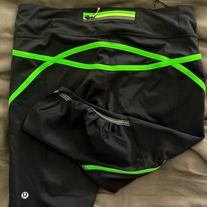 ❇️LULULEMON LEGGINGS❇️ size 6!